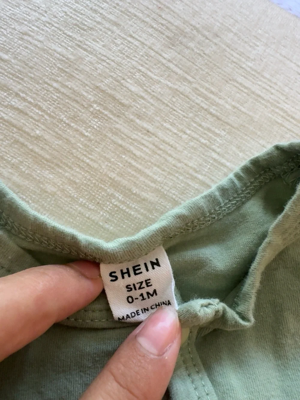 SHEIN Baby Avocado Footed Sleeper 0-1M Green Snap Pajamas Unisex
